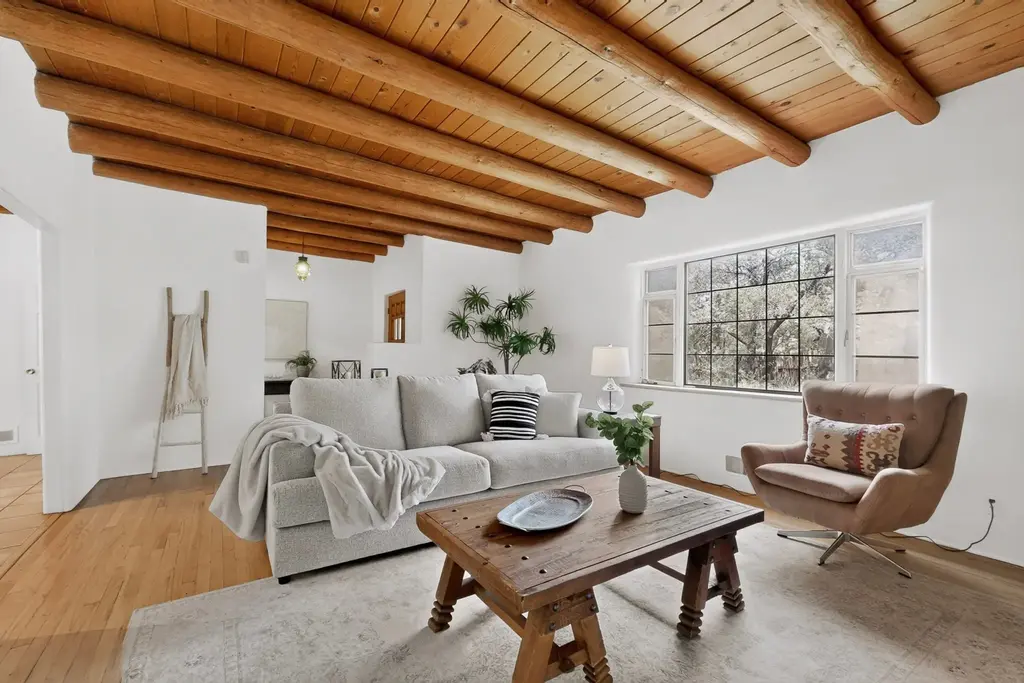 616 Camino Rancheros, Santa Fe