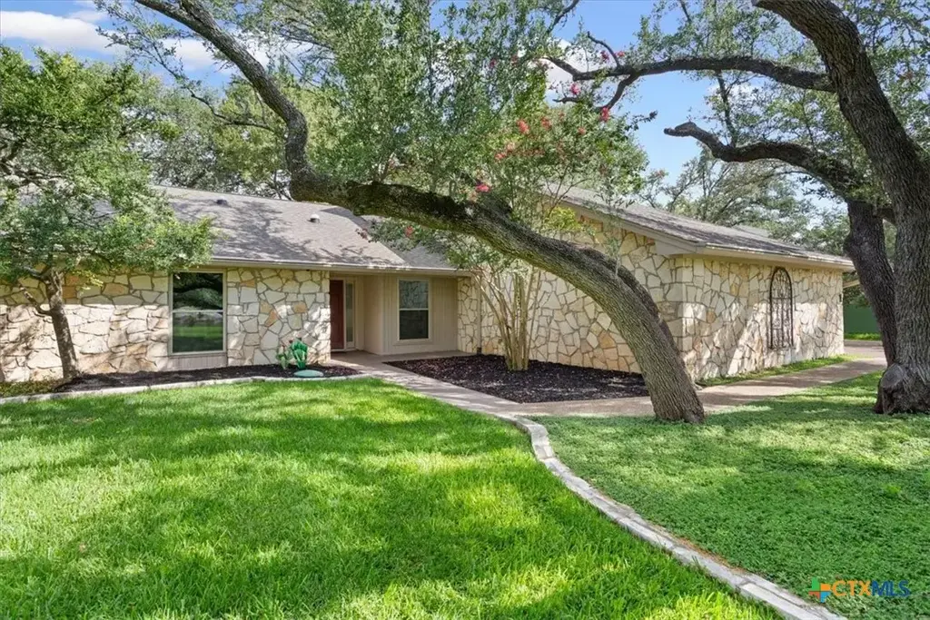 1910 Old Mill Road 1, Salado