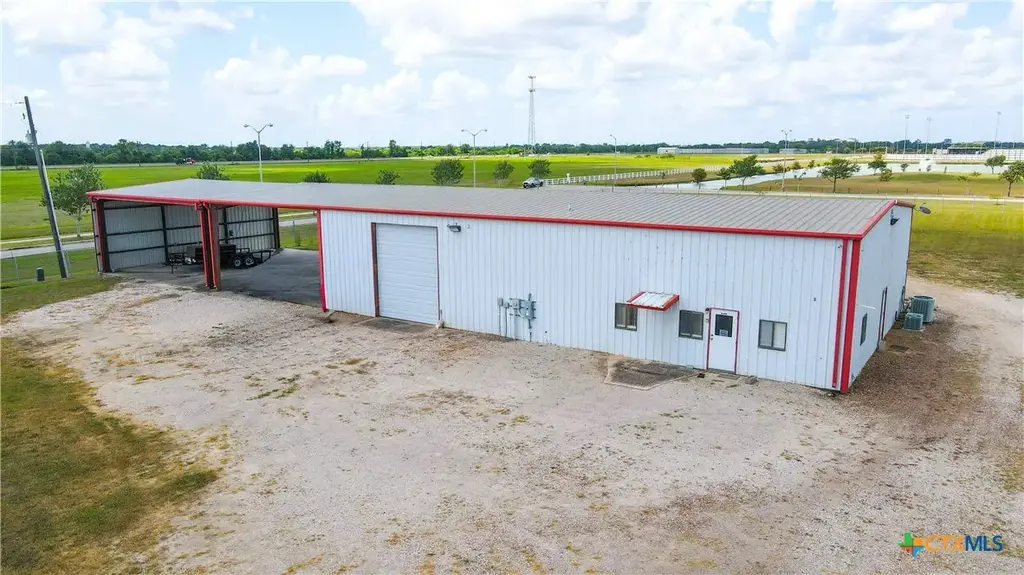 309 West Loop, El Campo