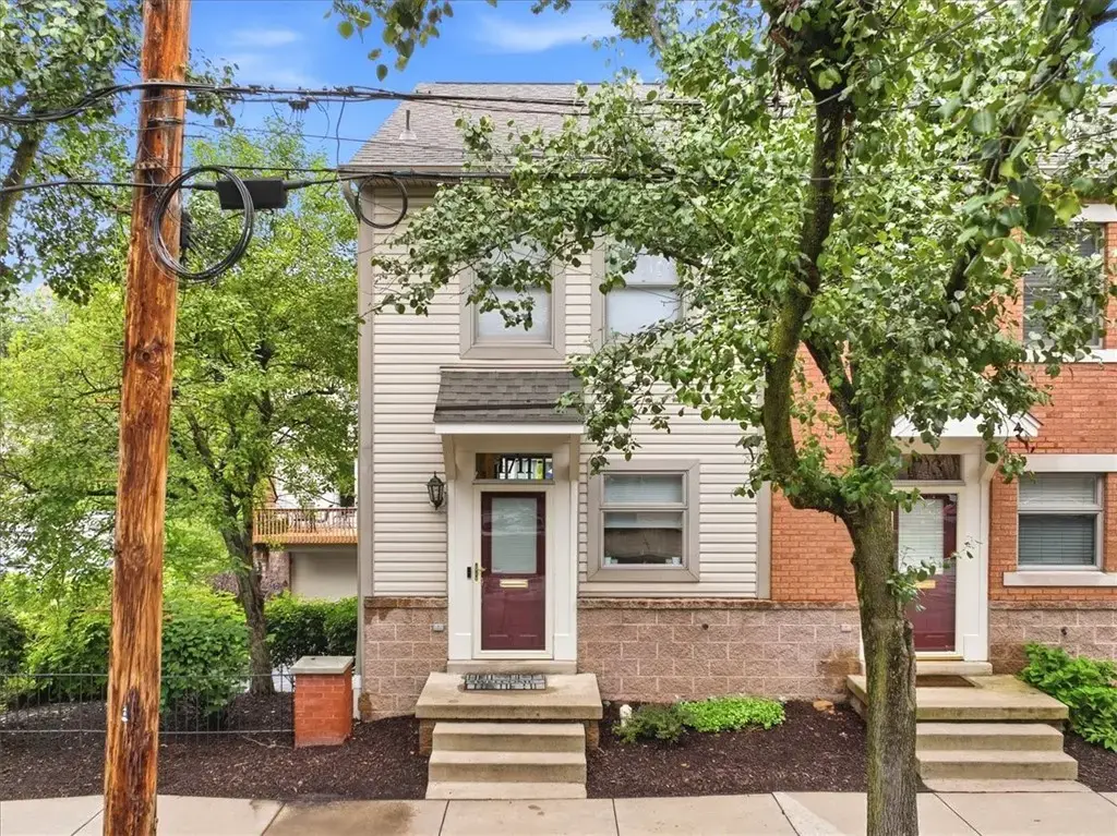 1711 Wharton Street, South Side
