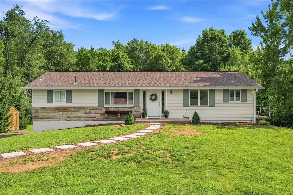 6105 Crestmont Drive, Penn