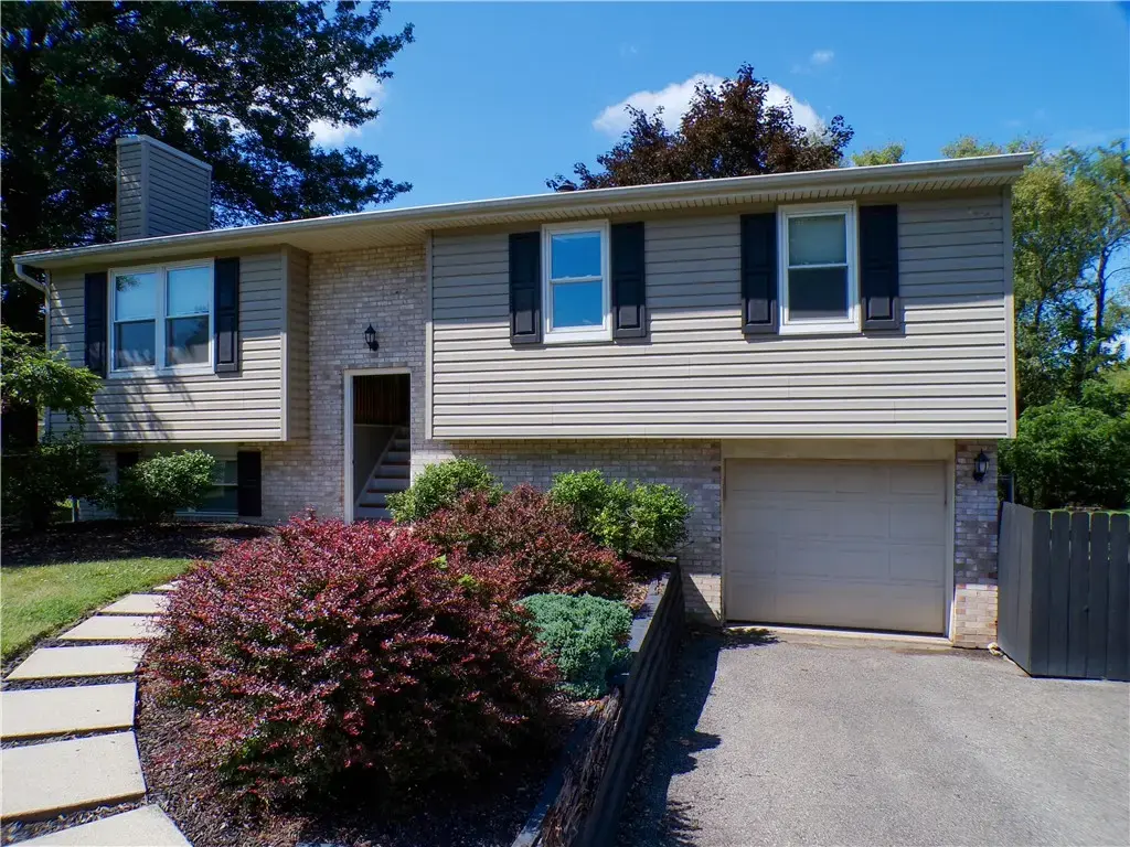 118 Whitney Drive , Cranberry
