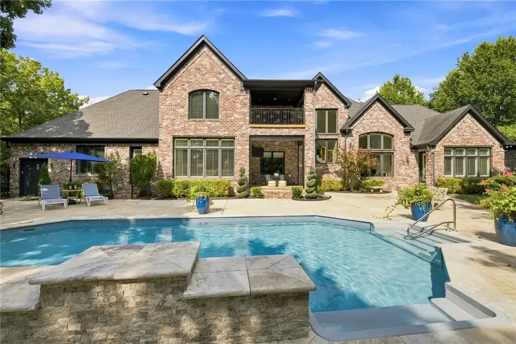 4921 Clear Creek Boulevard, Fayetteville