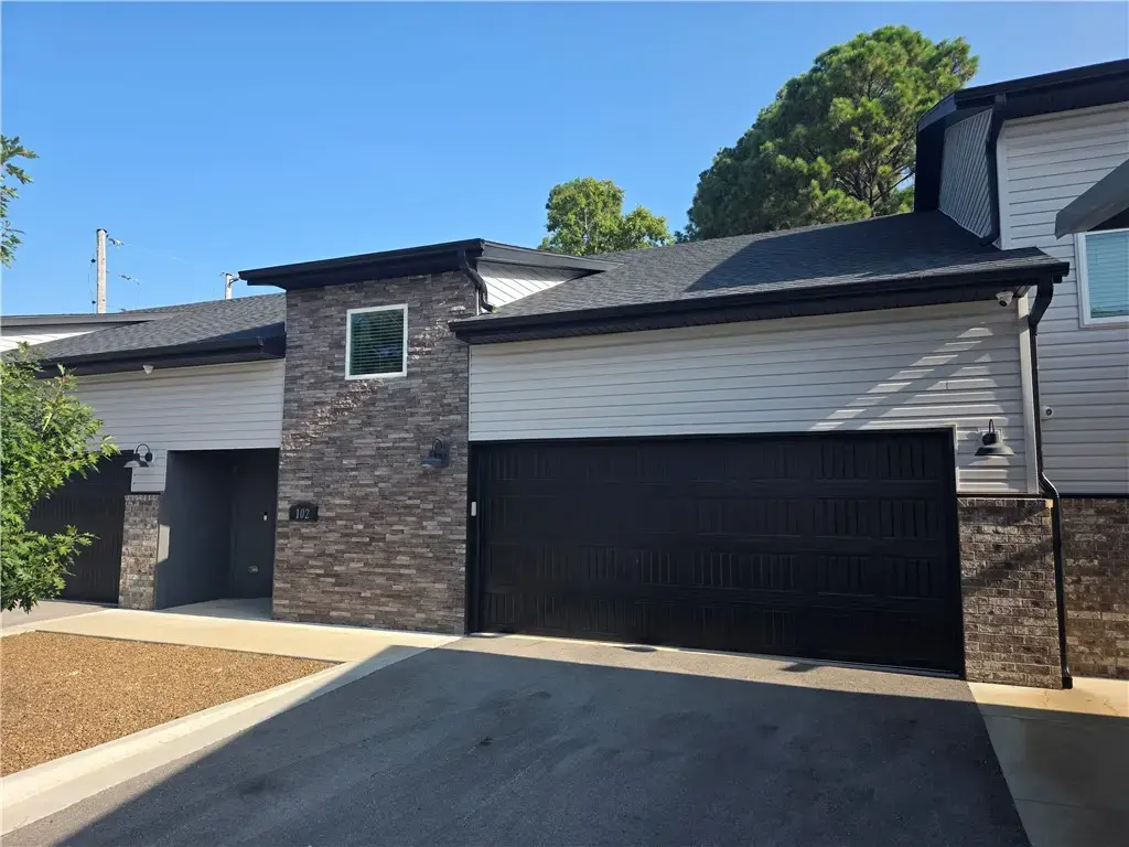 911 N Rupple Road 102, Fayetteville