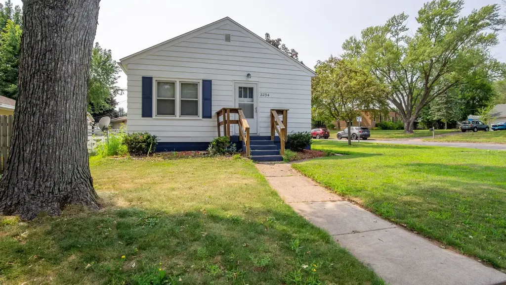 2234 11th Street 1-8, Eau Claire