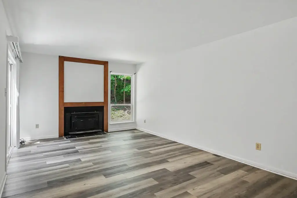 11 Spring W, Williamsburg