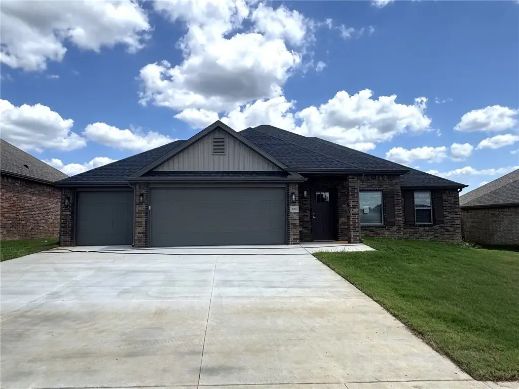 223 S Eagle Mountain Street, Prairie Grove