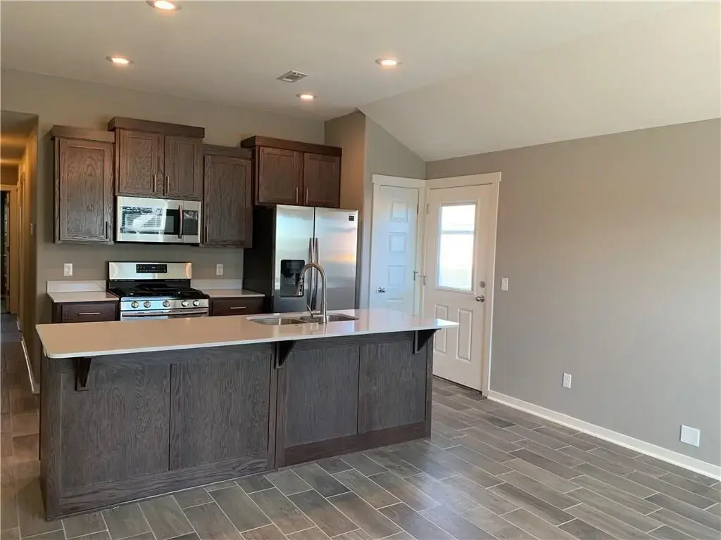 404 W Weymouth Court, Siloam Springs
