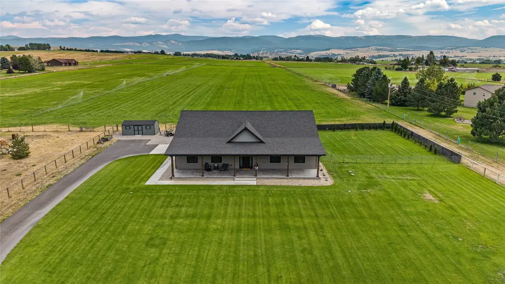4810 Store Lane, Stevensville
