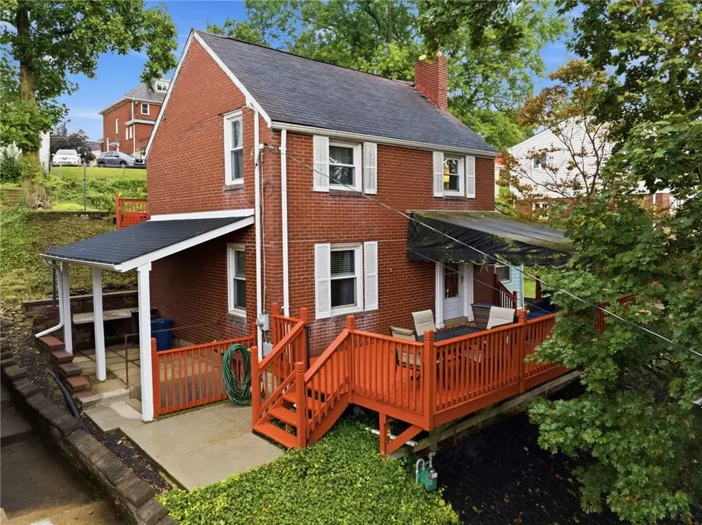 1241 Oakglen Street , Crafton Heights