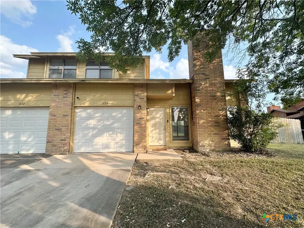 1234 Royal Crest Drive, Killeen