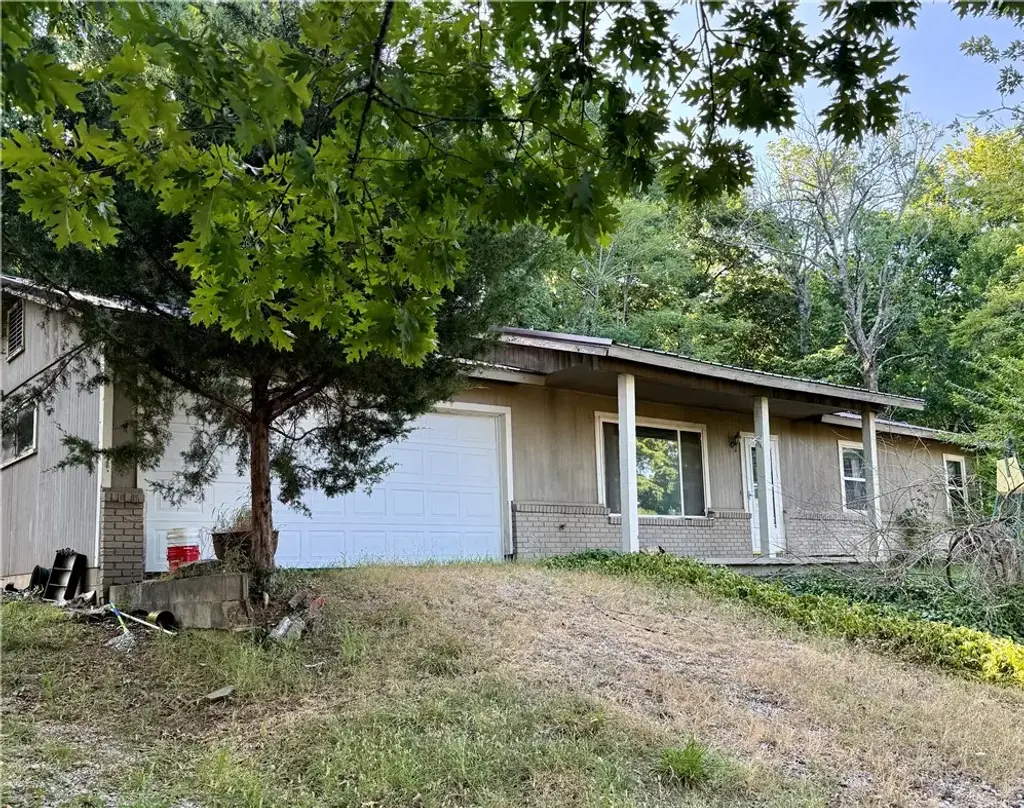 36 S Redbud Avenue, West Fork