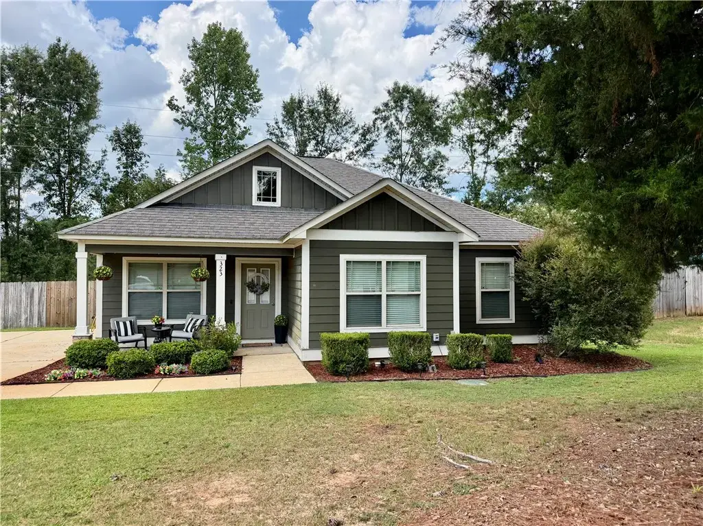 323 Embry Ln, Auburn