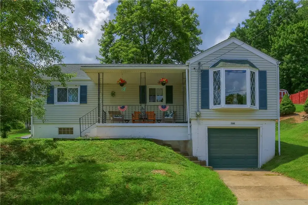 700 Smiley Street , Ellwood City