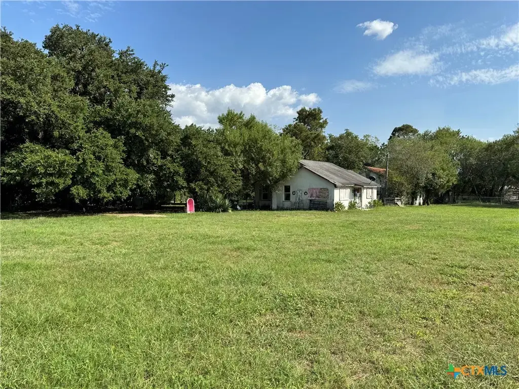 505 S Esplanade Street, Cuero