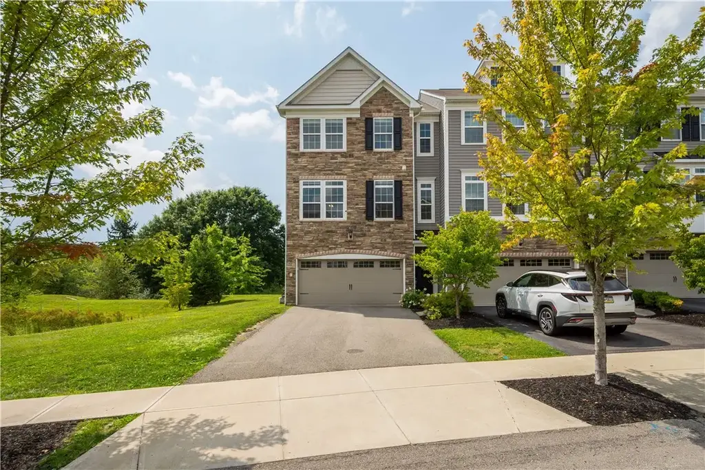 231 Eagle Drive , Cranberry
