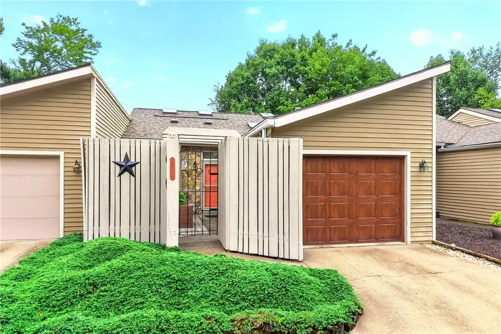 313 Vista Drive, Unity 