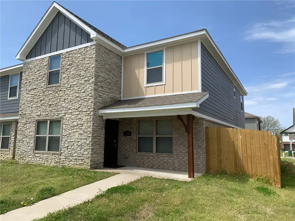 1349 N Corsica Drive, Fayetteville