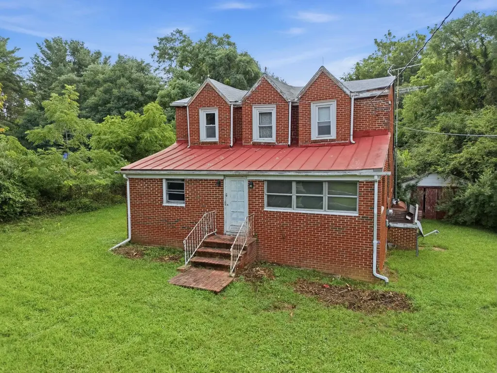 2030 Middlebrook Rd, Staunton