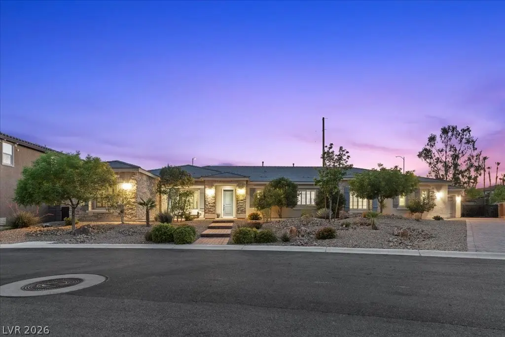 4967 Enchanted View Street, Las Vegas