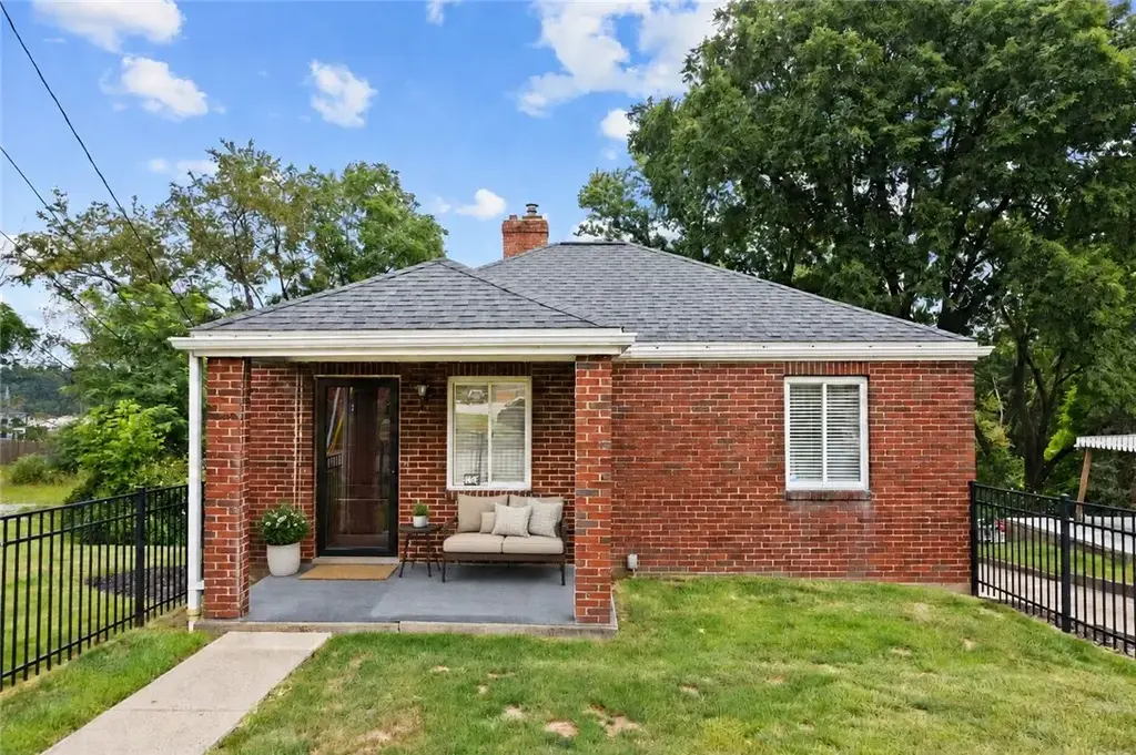 124 Simon Avenue , Ross