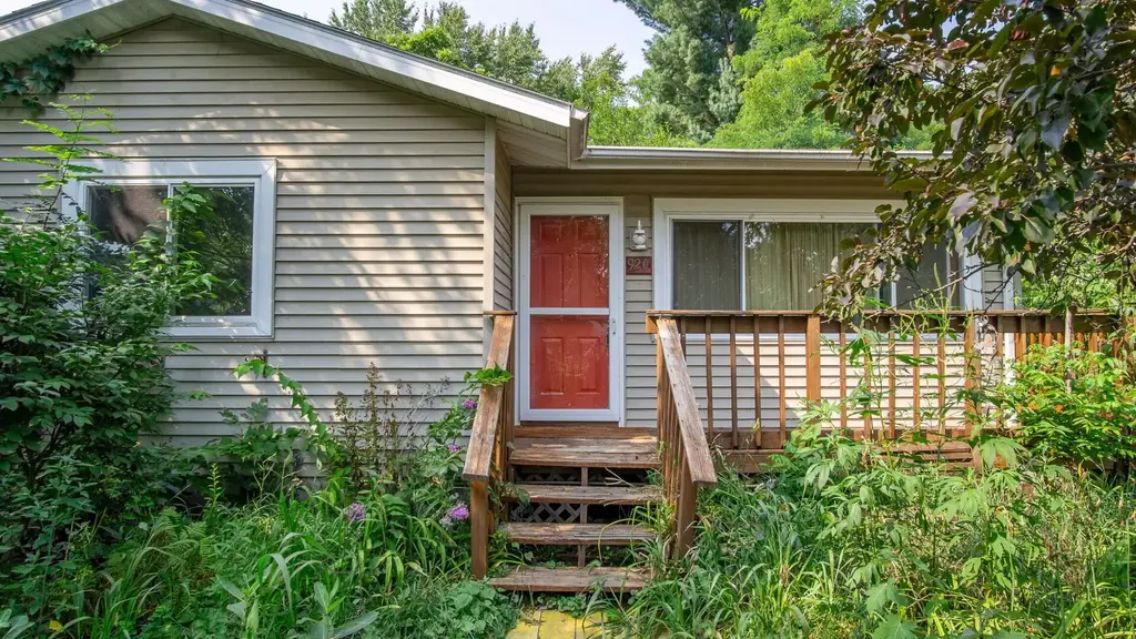 920 Cedar Street, Eau Claire