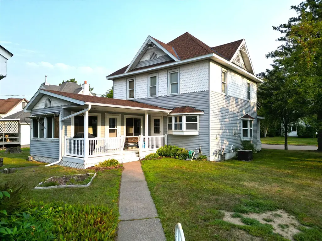418 Worden Avenue E, Ladysmith