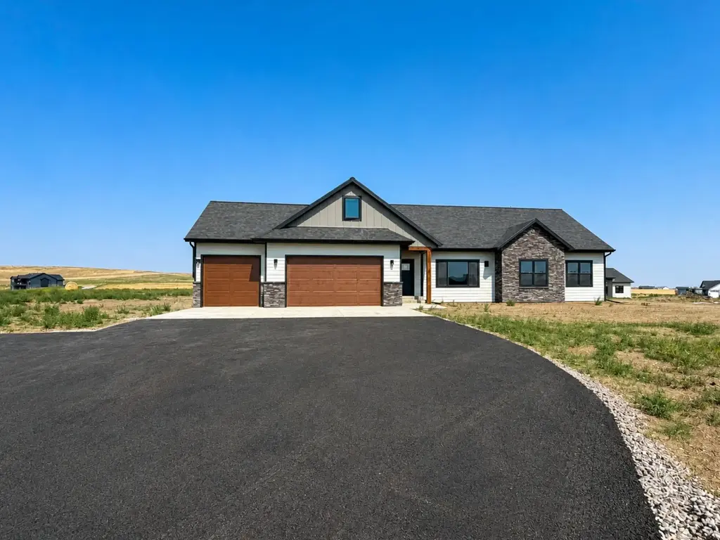 141 Barn Wood Lane, Great Falls