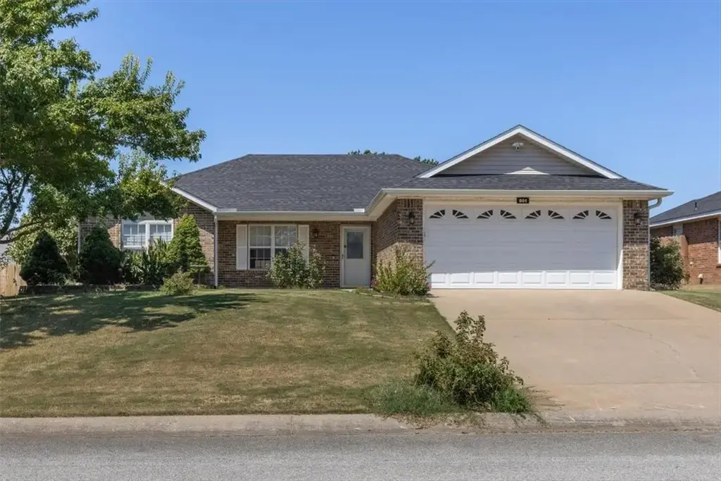 501 Spicewood Trail, Centerton