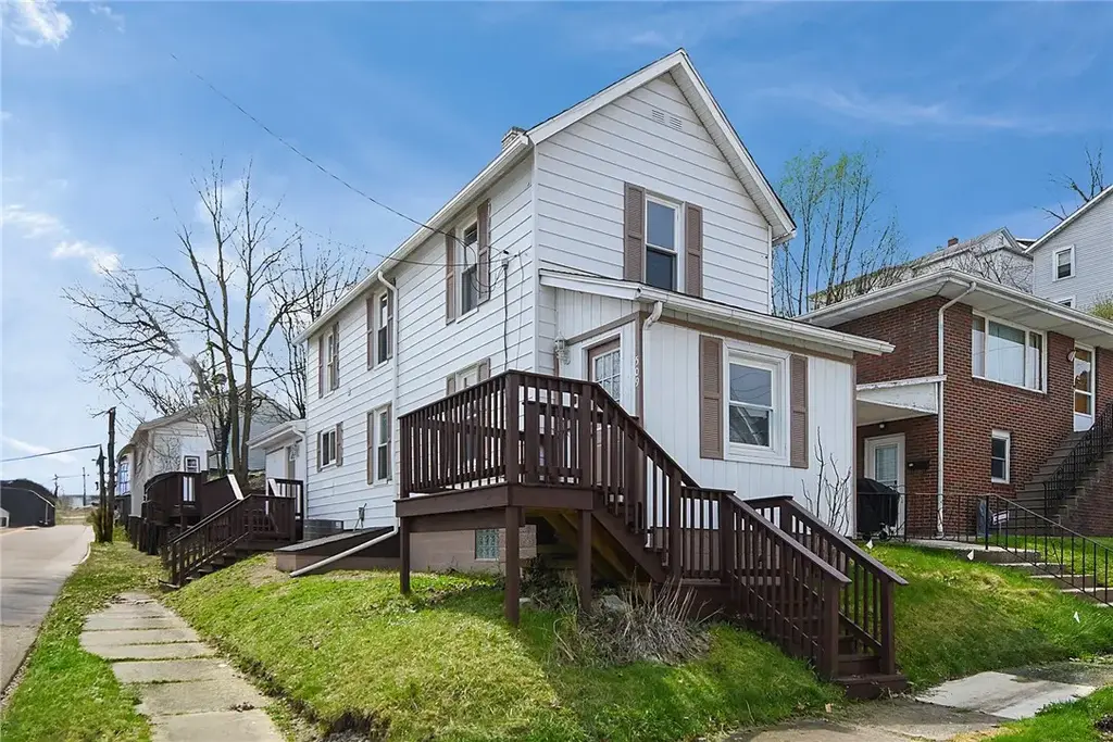 509 Division Avenue, Ellwood City