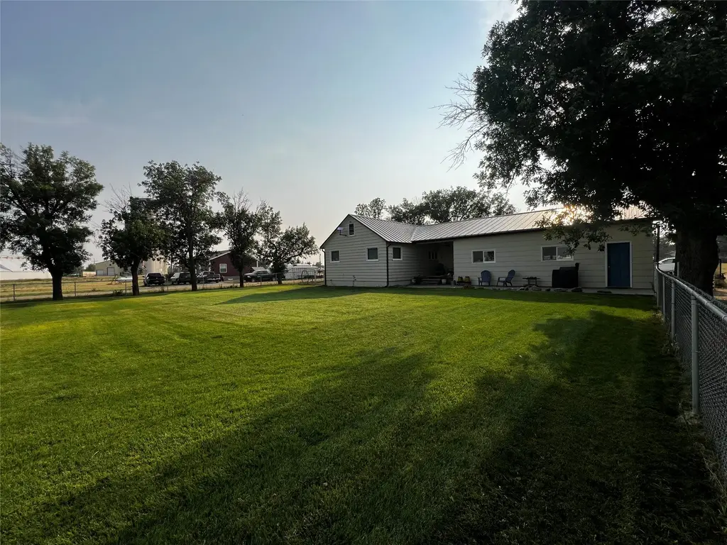 713 3rd Avenue, Big Sandy