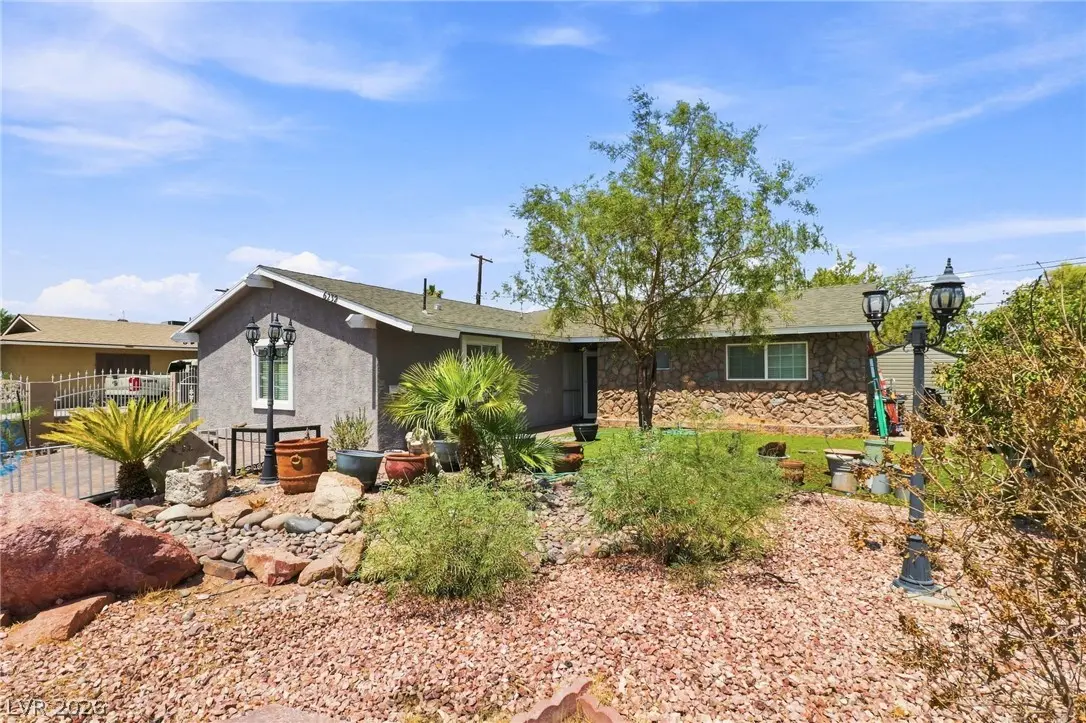 Photo of Listing #2807013