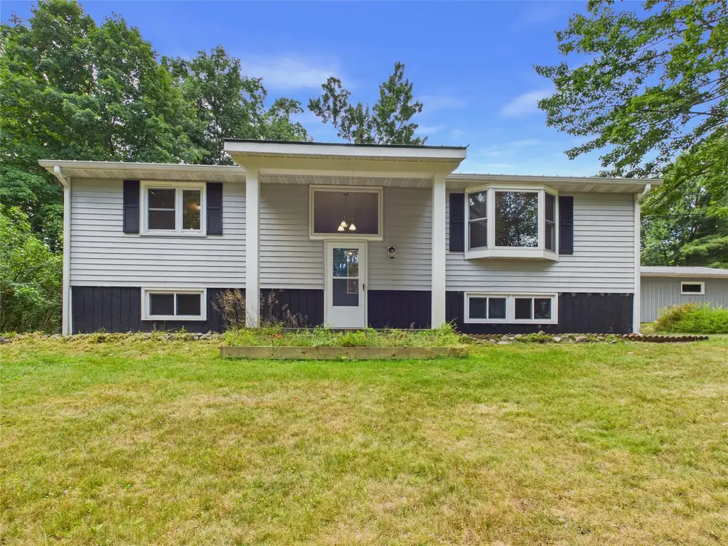 11355 N Sunset Circle, Hayward
