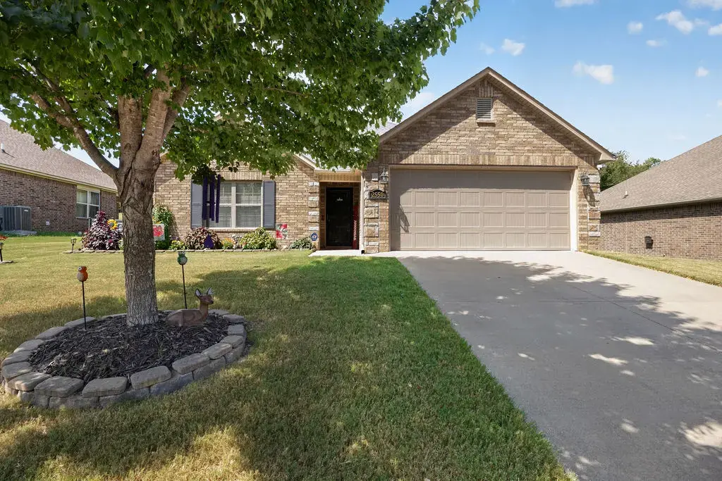 2550 Iron Avenue, Farmington