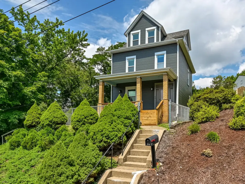 210 Seville Avenue, Ross