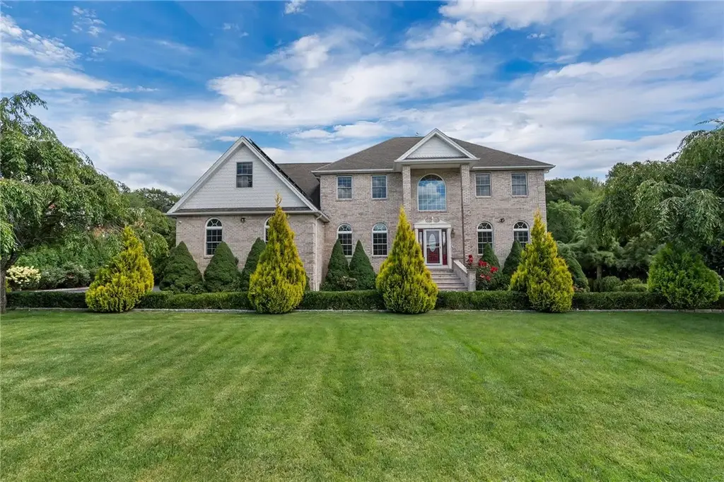 18 Steeple Ln, Lincoln