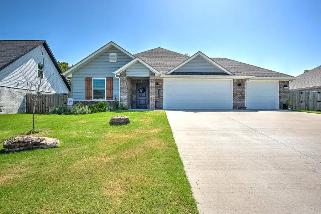 631 Hayden James Street, Prairie Grove