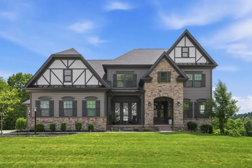 123 Abigail Drive, Adams