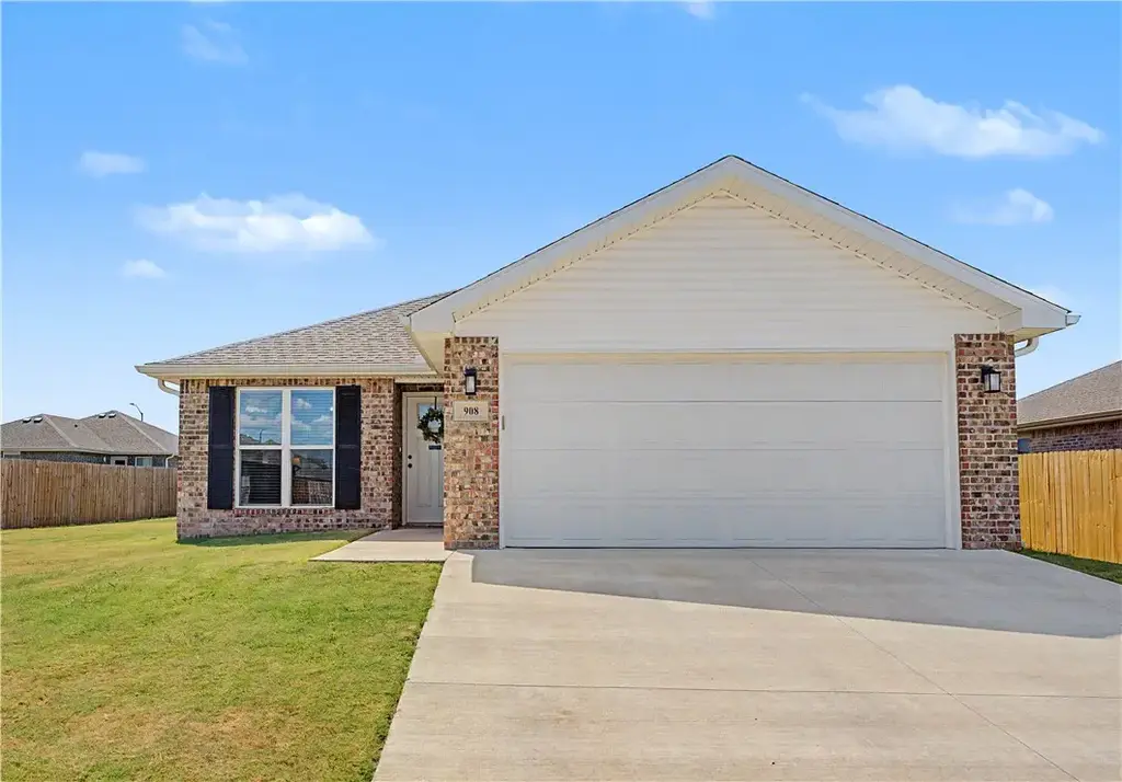 908 Green Heron Lane, Siloam Springs