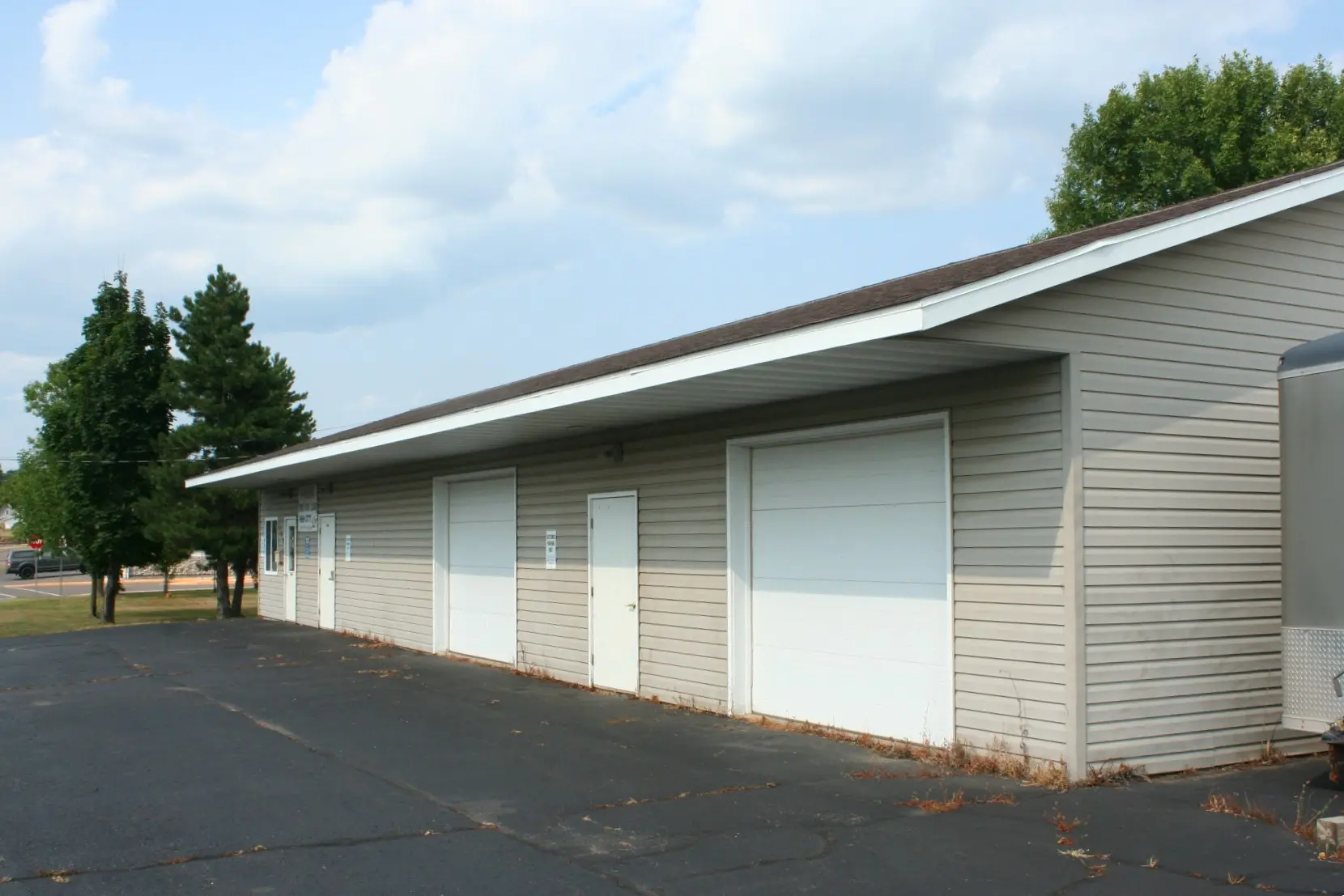 107 W 5th Street S, Ladysmith