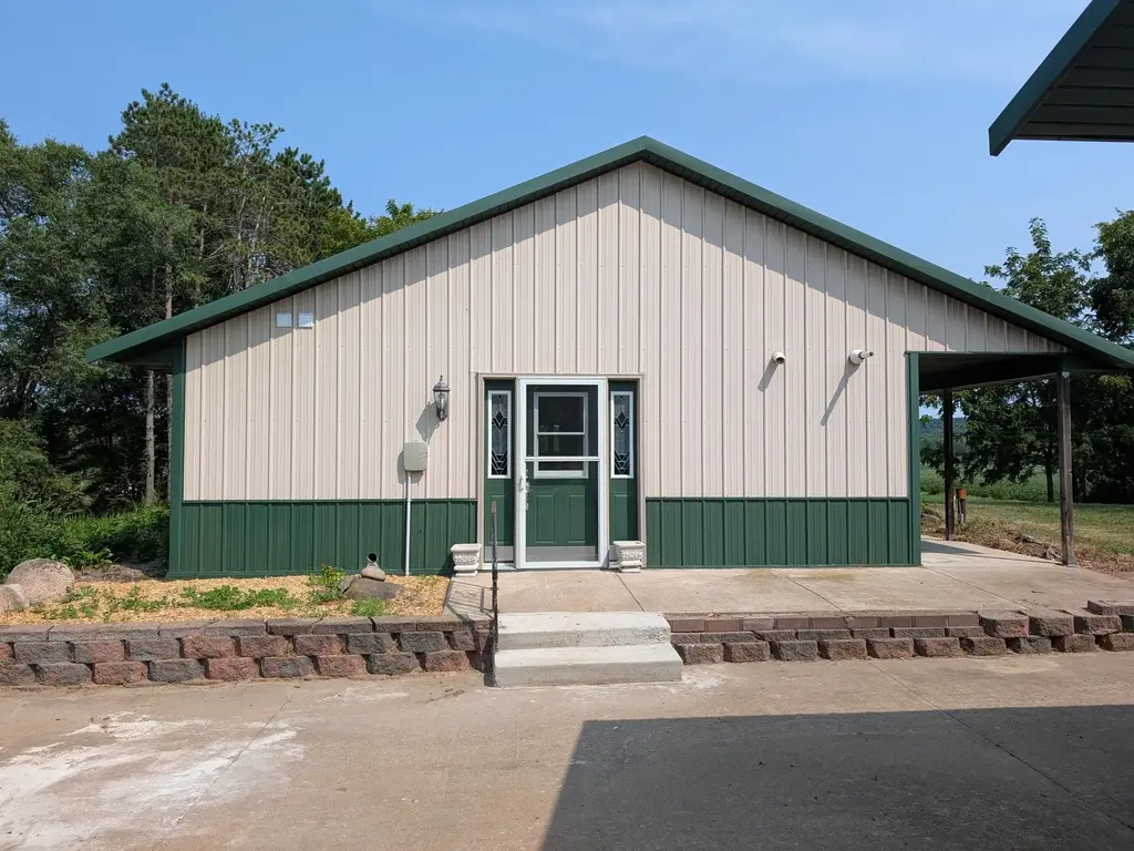 E7231 County Road W, Ridgeland