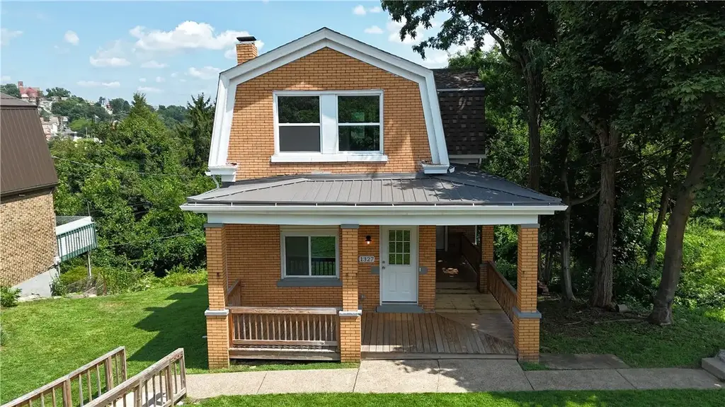 1327 Triana Street , Carrick