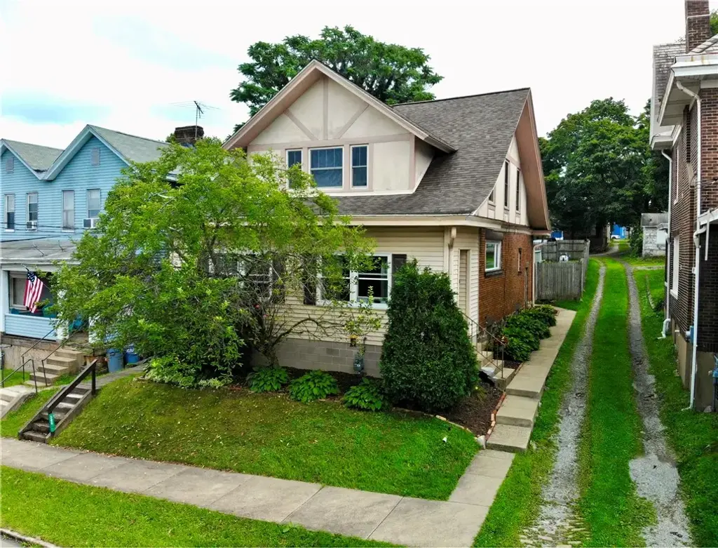 304 2nd Street , Jeannette