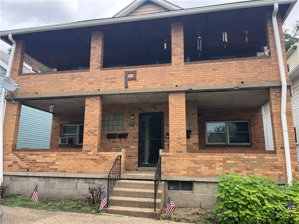 21 Erie Avenue , Glassport