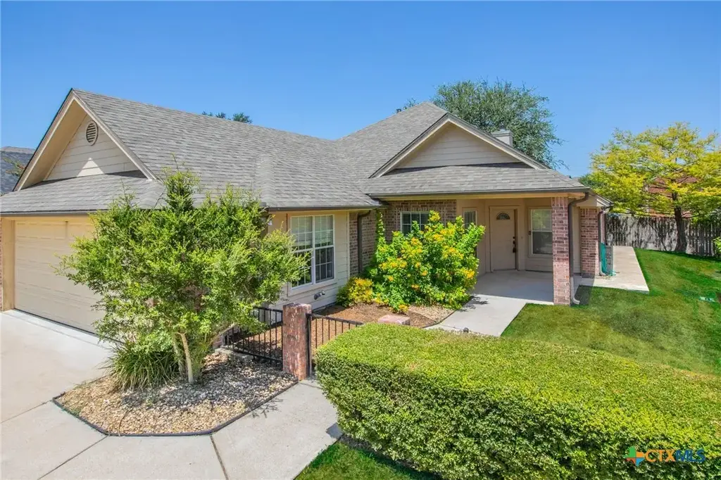 3814 Whispering Oaks, Temple