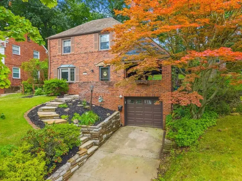 121 Woodland Drive, Pleasant Hills