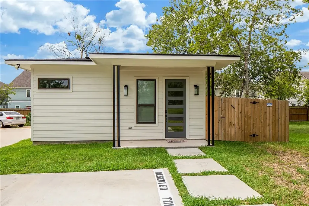 1104 Arizona Street A, College Station