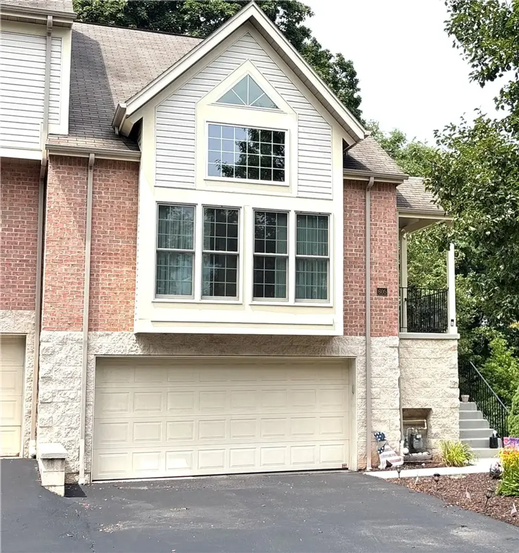 605 Berrington, Bethel Park