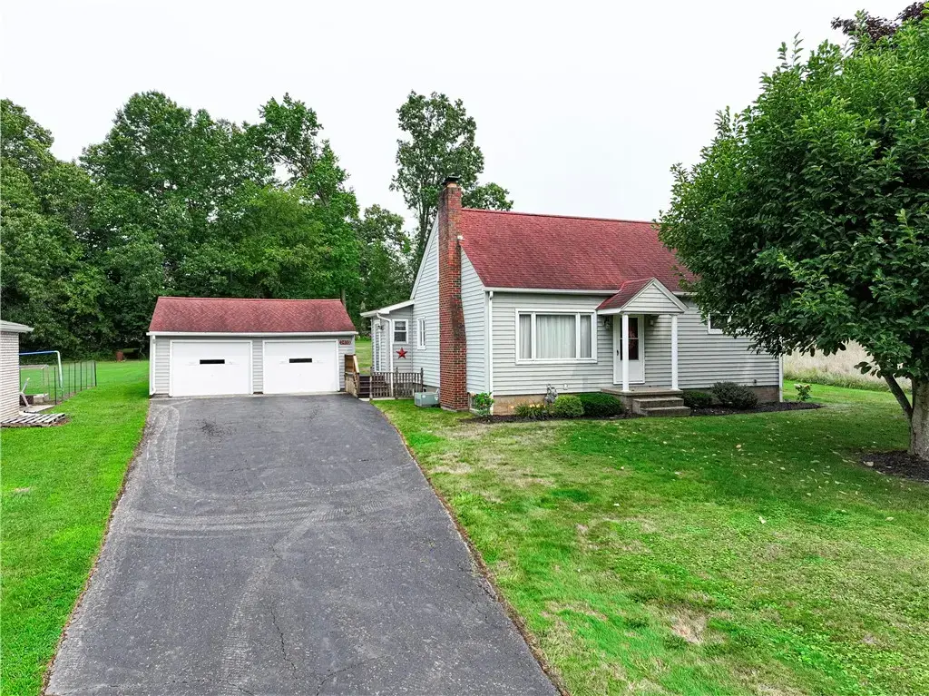 2433 Ridgewood Court , Shenango