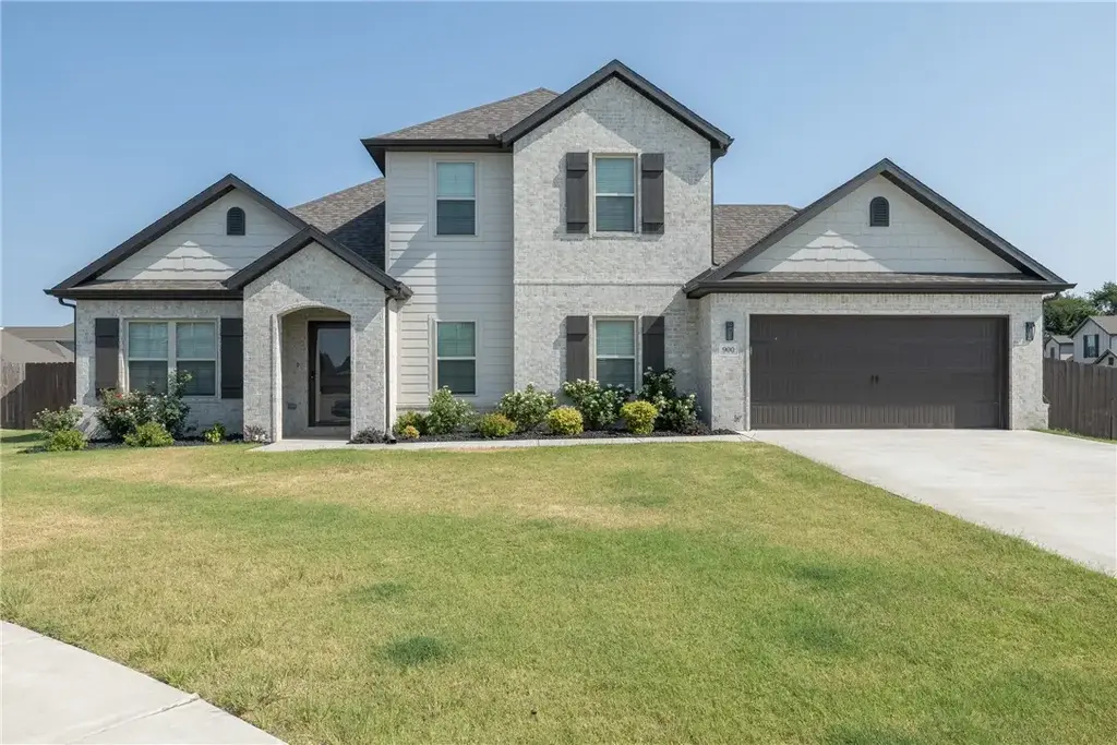 900 Rawlings Circle, Pea Ridge